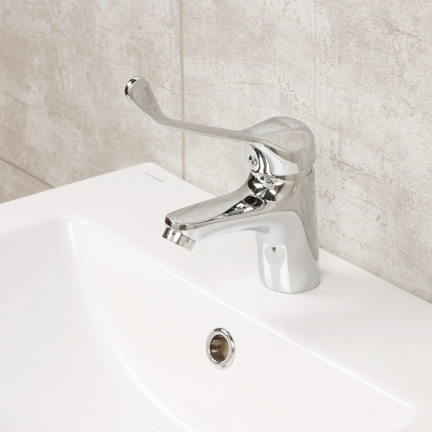 Смеситель для умывальника Potato P1005, короткий излив, рычажный, хирургический