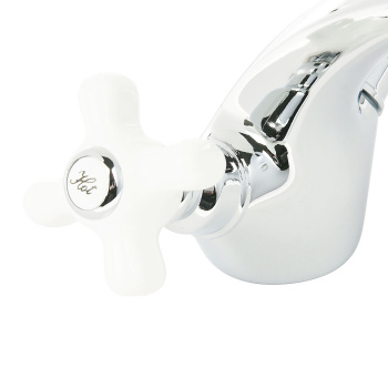 Смеситель для умывальника Potato P1063, короткий излив, двухвентильный